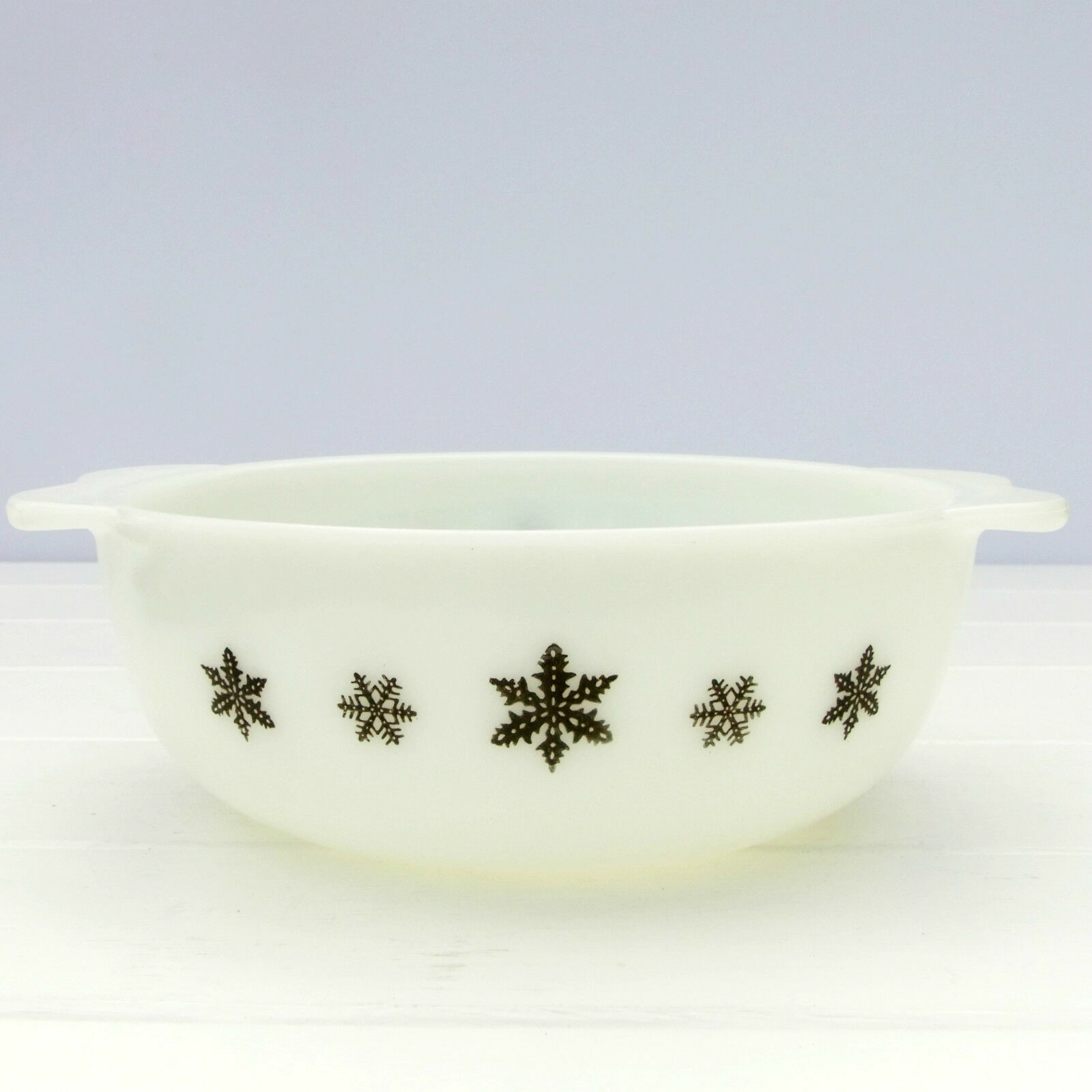 Vintage JAJ Pyrex Gaiety Snowflake Casserole Dish on The Vintage Pantry ...