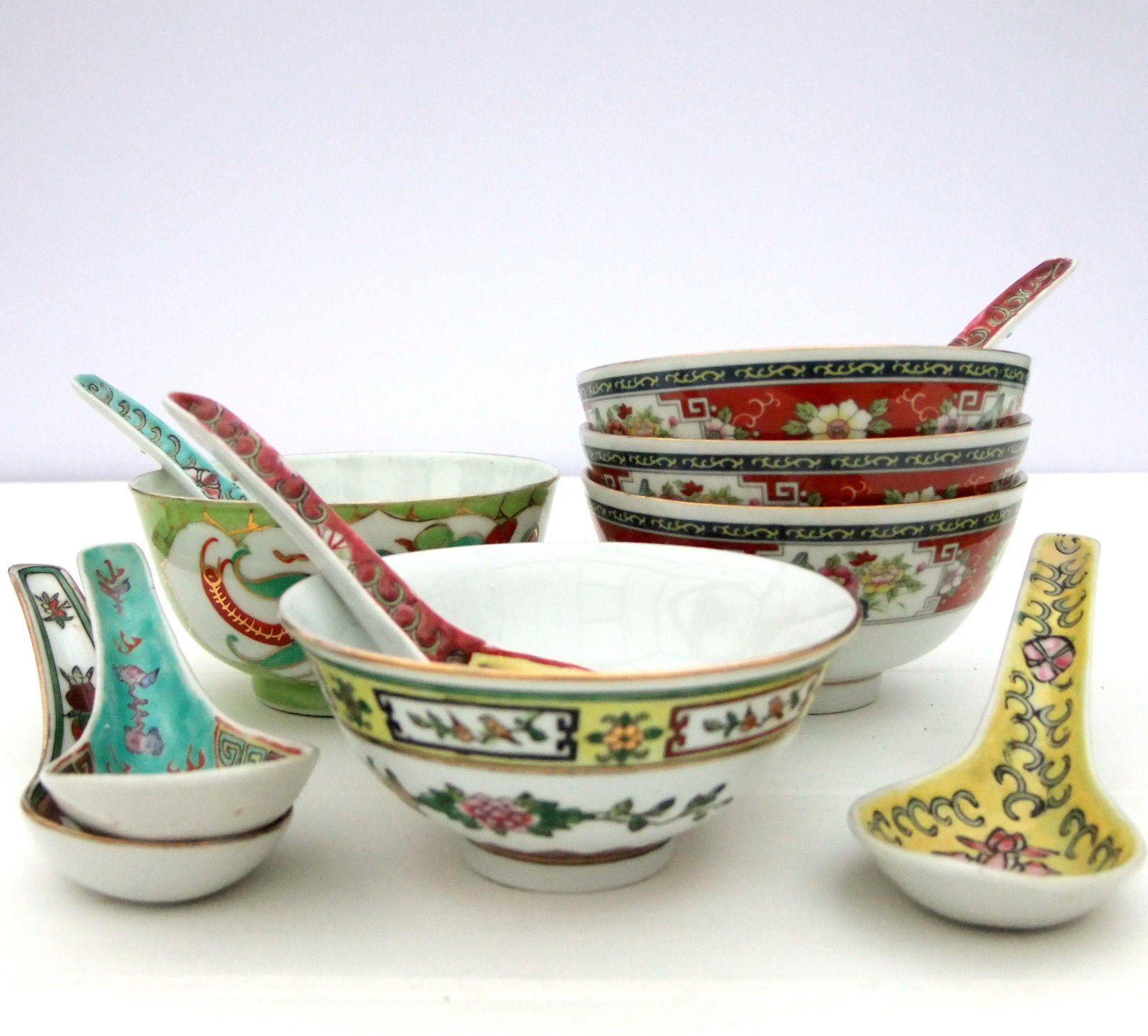 vintage-chinese-job-lot-mixed-porcelain-rice-soup-bowls-spoons-on-the